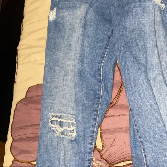 Ripped Jeans Overalls - Picture 5 of 5